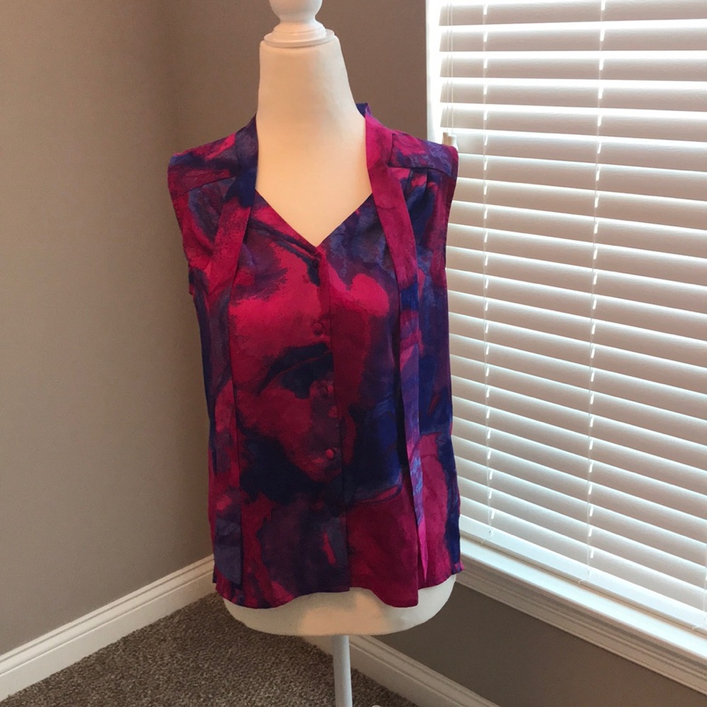 Sleeveless blouse